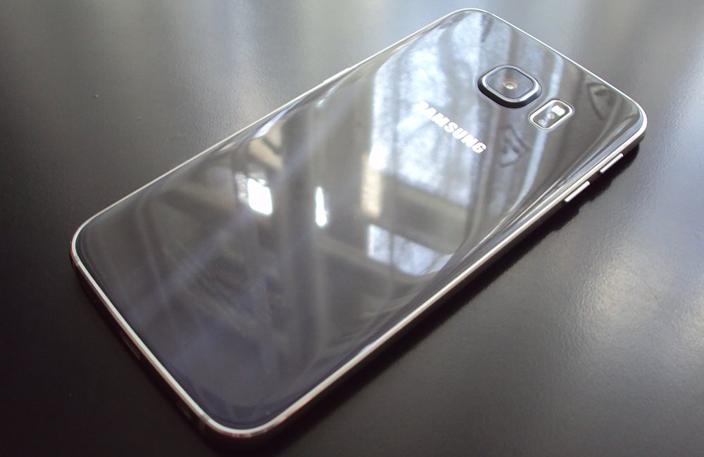 Samsung Galaxy S6 Edge (foto: 3digital.sk)
