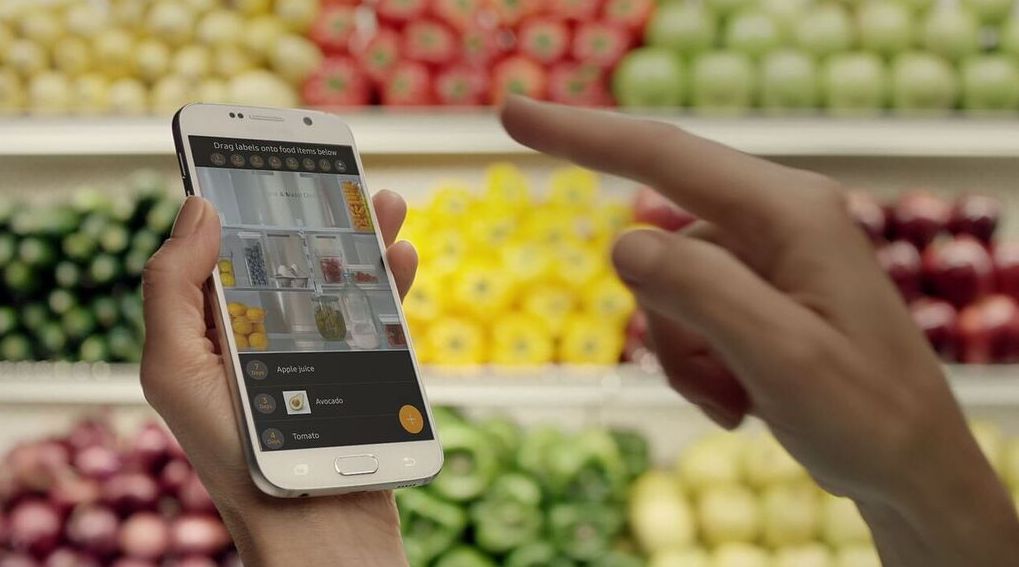 Chladnička Samsung Family Hub bude v spojení s modernými telefónmi | Foto: Samsung